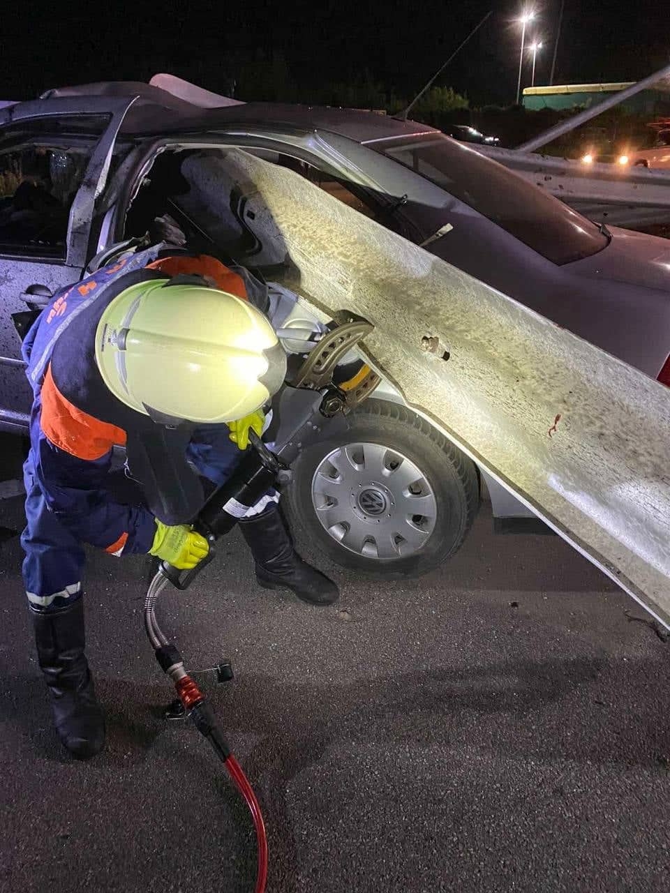 Моторошне ДТП у Вінниці:  залізний відбійник наскрізь пробив салон авто