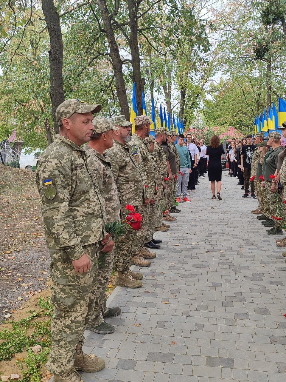 Місце споминів та подяк: у Студенянській громаді відкрили Алею Слави Героїв