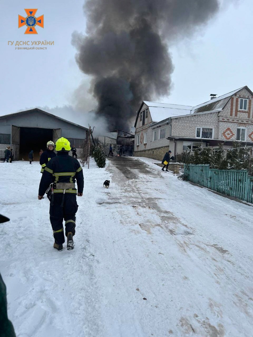 На Вінниччині сталася пожежа на господарстві - згорів трактор, мастило та інструменти