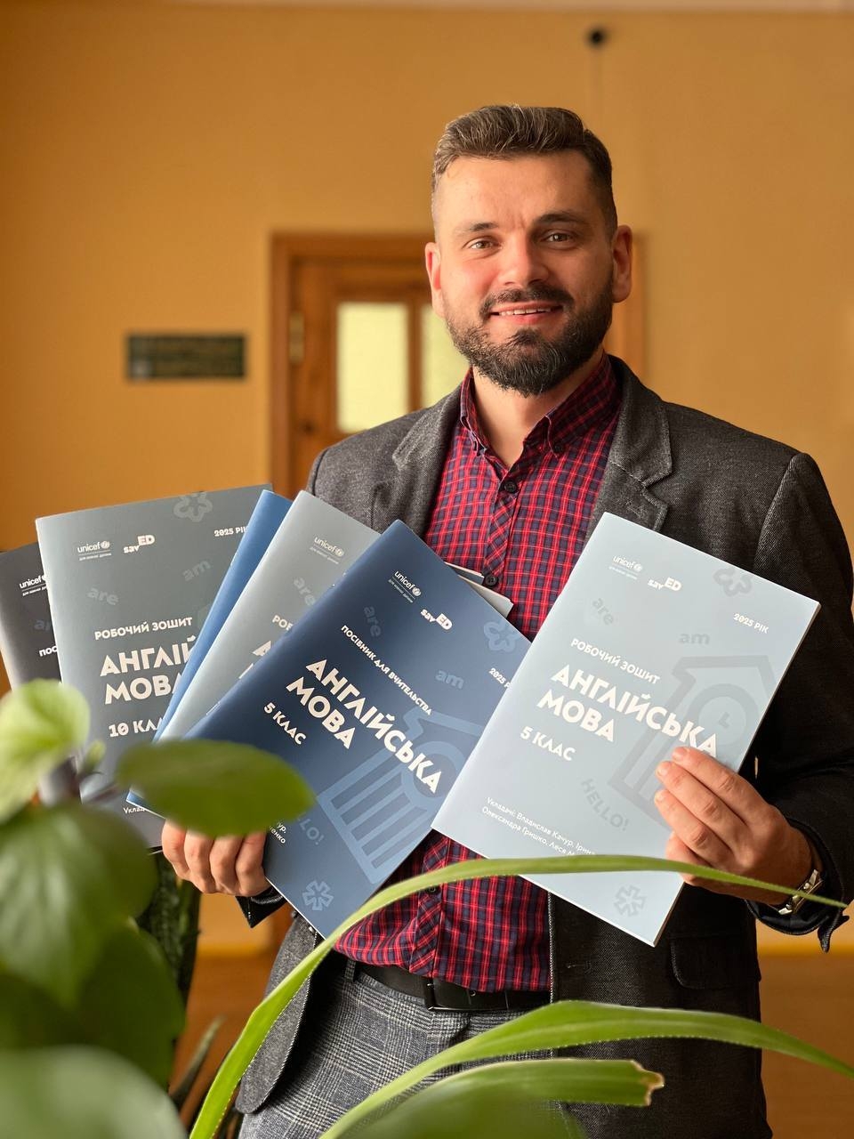 Вінницький педагог видав посібники, які допоможуть подолати освітні втрати України