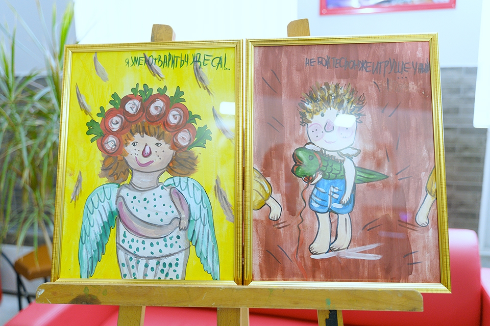 "Мій казковий світ": у Вінниці відкрилась виставка юного художника з аутизмом
