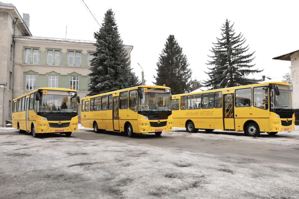 Три громади Тульчинського району отримали нові шкільні автобуси