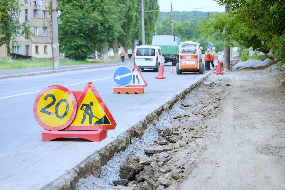 У Вінниці ремонтують тротуари: оновили ділянку на Ширшова, тривають роботи на Зулінського