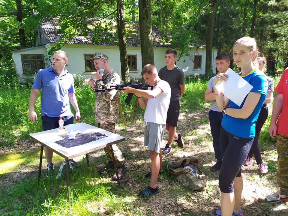 Для вінницької молоді організували військово-спортивний табір 