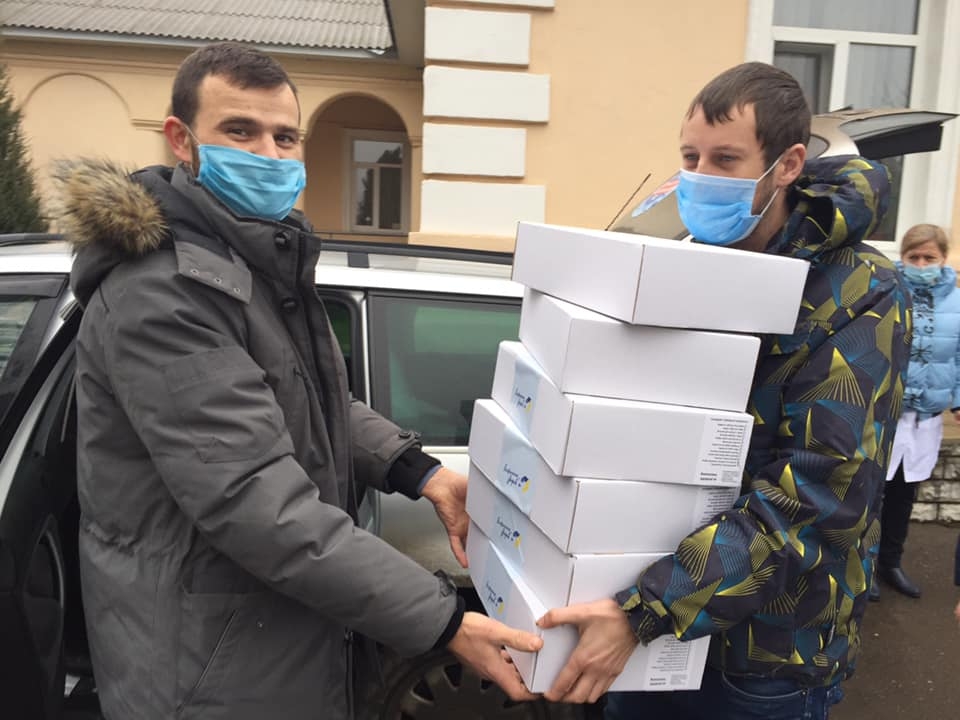 До лікарень Вінницької області вже доставили 900 "Пакунків пацієнта"