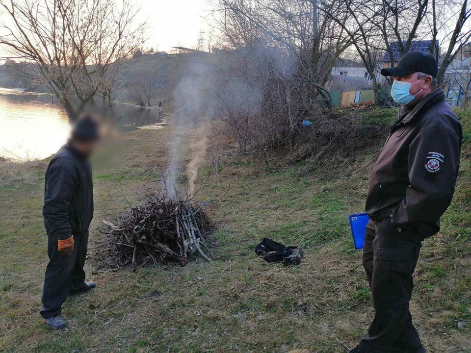 Працівники вінницької Муніципальної варти склали 20 адмінпротоколів на паліїв листя