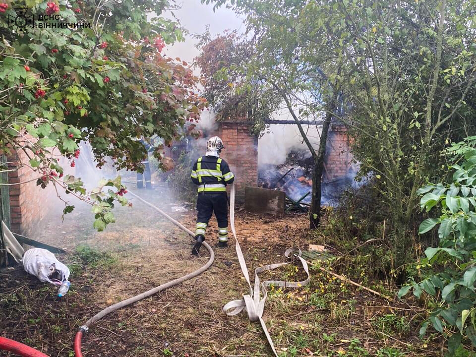 В Шаргородській громаді згорів дах житлового будинку