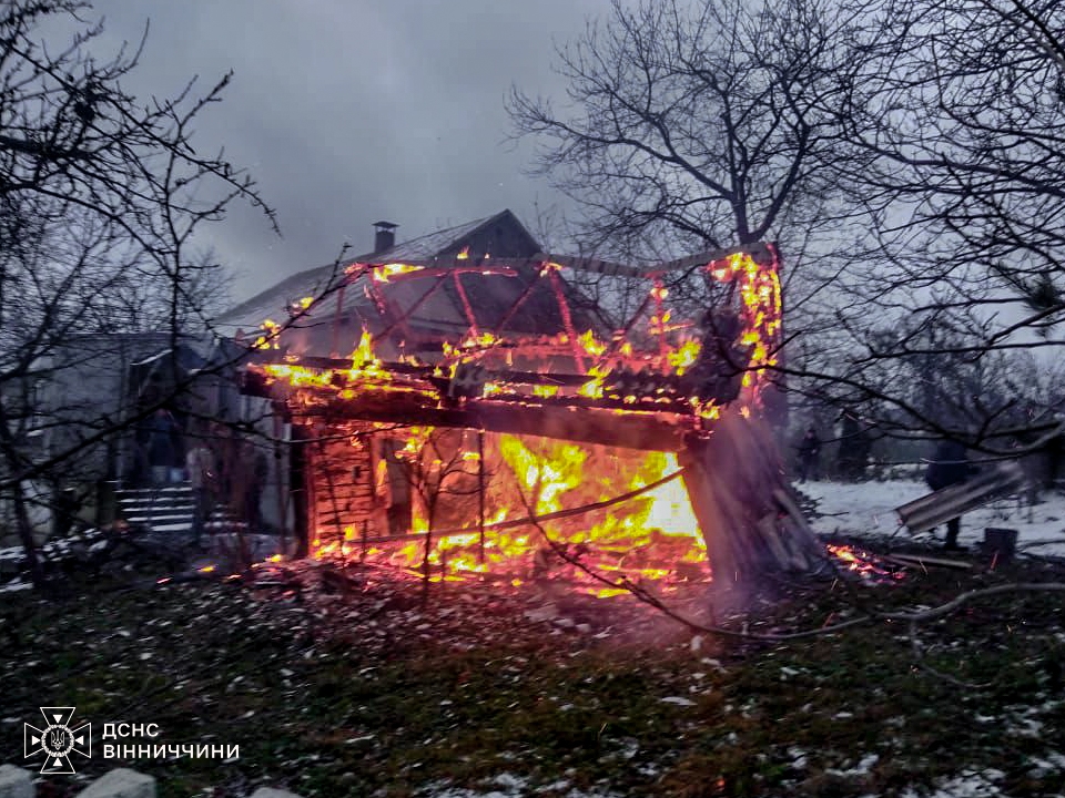 Вогонь перекинувся на одяг – під час пожежі в Гайсинському районі загинув чоловік