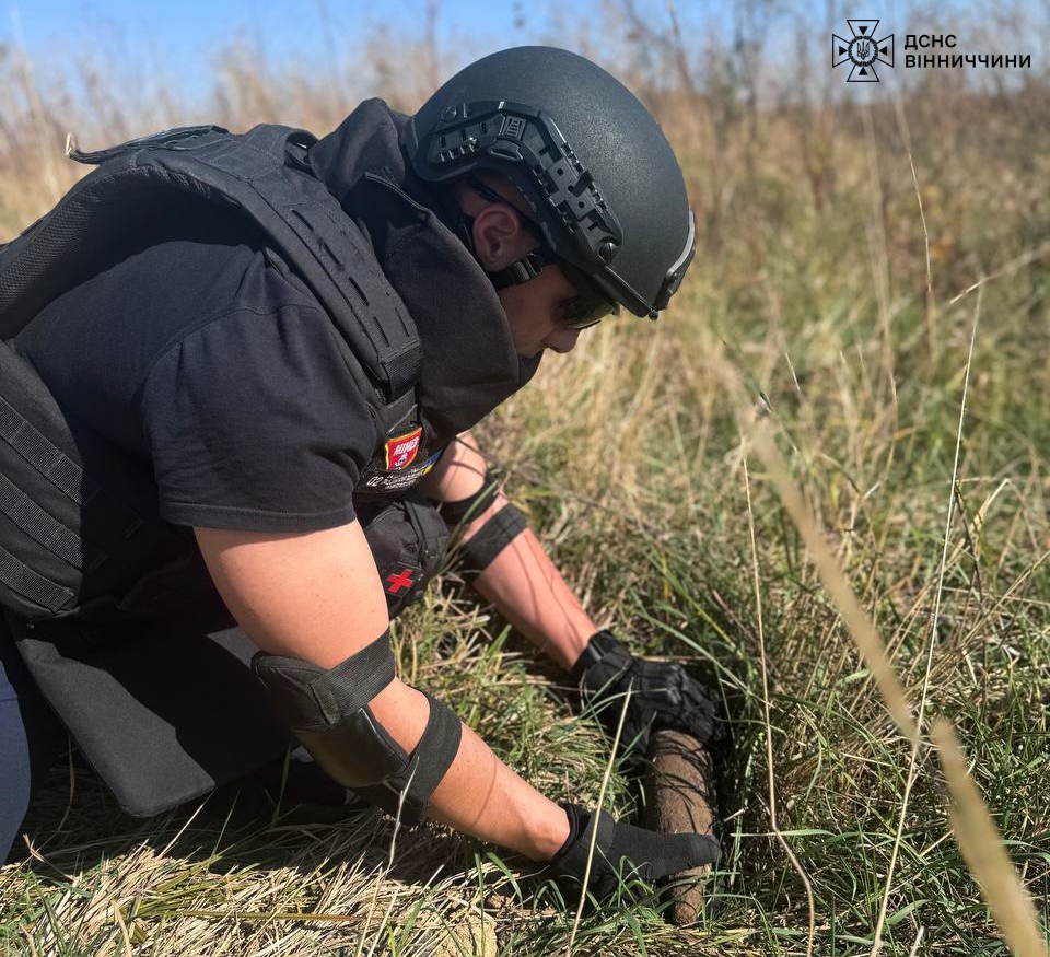 На Вінниччині сапери знищили 76-міліметровий снаряд