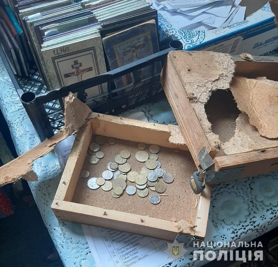 На Вінниччині з храму викрали скриньки для пожертв. Крадія затримали