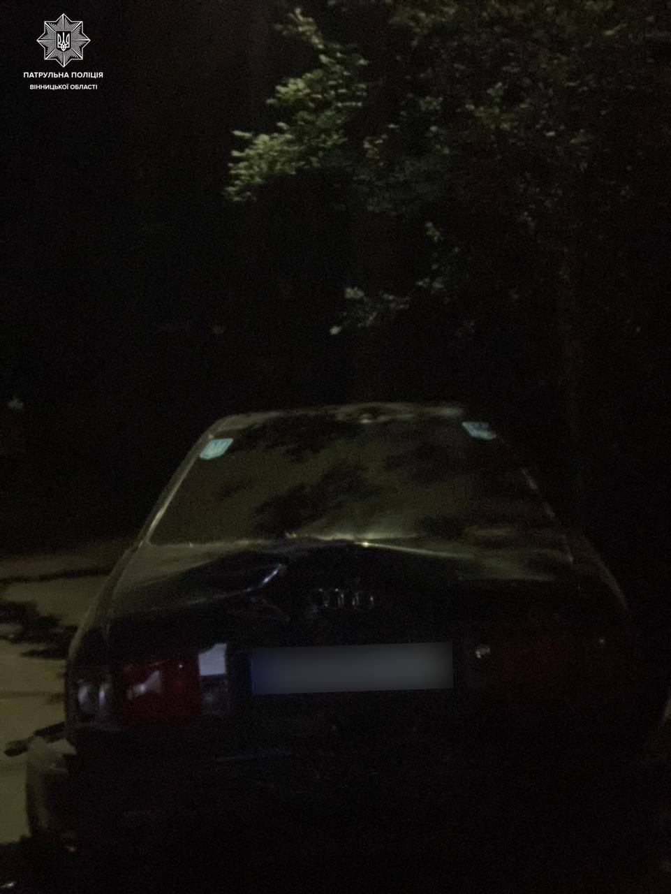 У Вінниці п'яний водій мікроавтобуса протаранив припаркований автомобіль