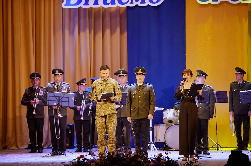 Військових Вінниччини привітали зі святом - Днем захисників і захисниць України