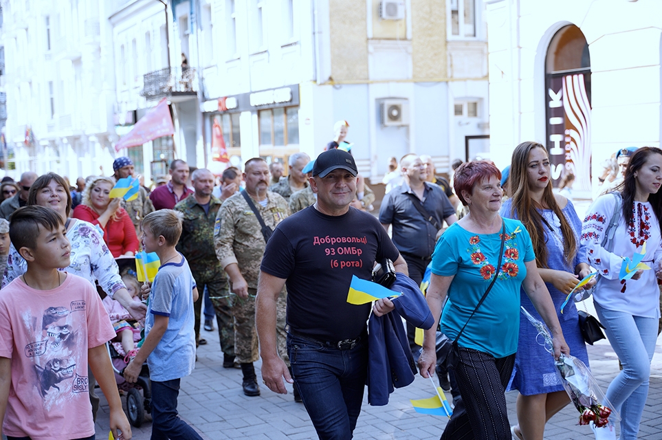 На виставці "На захисті Незалежності" вінничанам продемонстрували бронеавтомобіль "Отаман Петлюра"