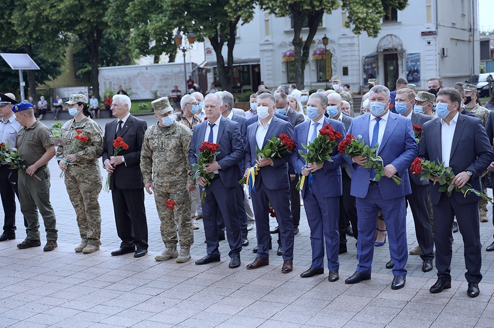 У Вінниці вшанували пам'ять жертв війни в Україні 