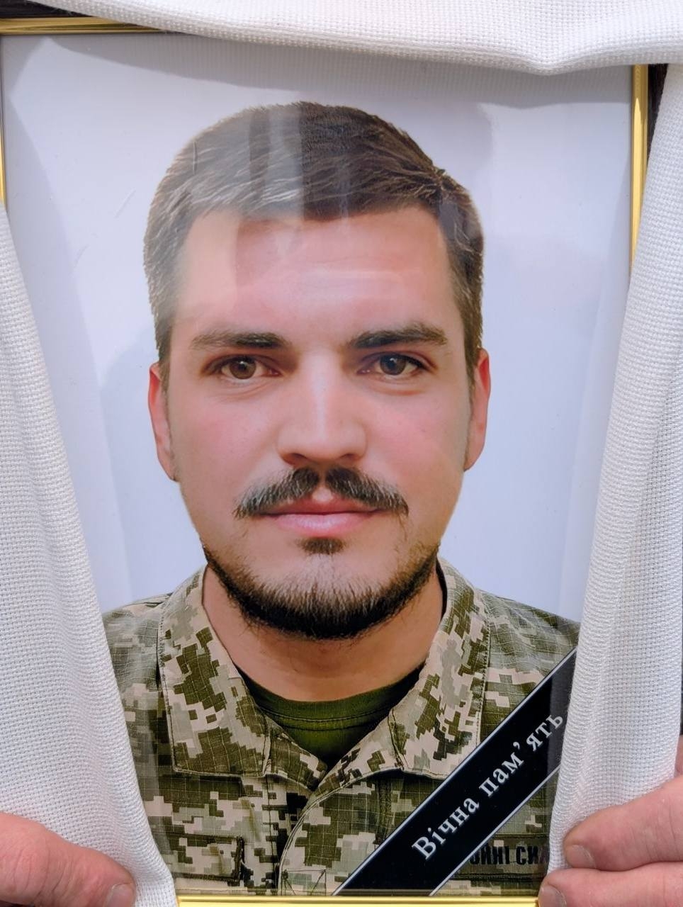 Гайсинська громада попрощалася з 27-річним земляком-захисником