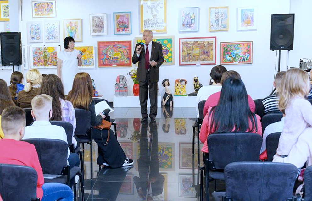 Вінничан запрошують на виставку від Вінницької дитячої школи мистецтв