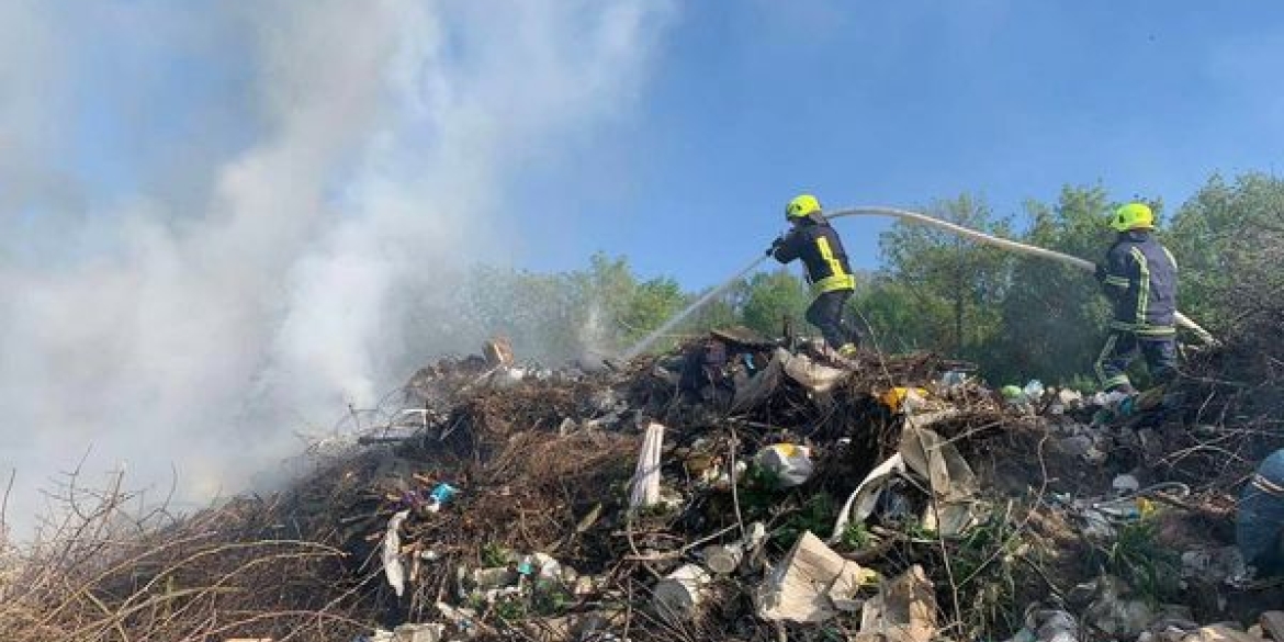 За добу рятувальники Вінниччини загасили шість пожеж в екосистемах