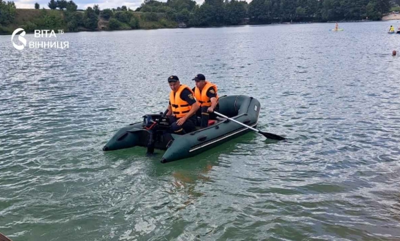 19-річний юнак пішов на дно затопленого кар'єра на Вінниччині тіло діставали водолази 19-річний юнак пішов на дно затопленого кар'єра на Вінниччині тіло діставали водолази