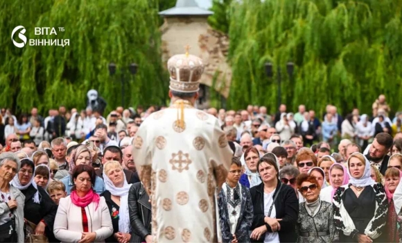 Архієпископ Вінницький Павло взяв участь у вселенській молитві на Козацьких могилах Архієпископ Вінницький Павло взяв участь у вселенській молитві на Козацьких могилах