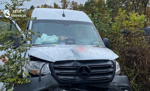Авто злетіло у кювет і врізалось у електроконструкцію біля Гайсина троє пасажирів у лікарні Авто злетіло у кювет і врізалось у електроконструкцію біля Гайсина троє пасажирів у лікарні