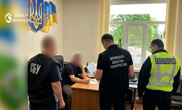 Батько і двоє синів організували схему розкрадання 60 млн бюджетних коштів на ремонті доріг Вінниччини Батько і двоє синів організували схему розкрадання 60 млн бюджетних коштів на ремонті доріг Вінниччини