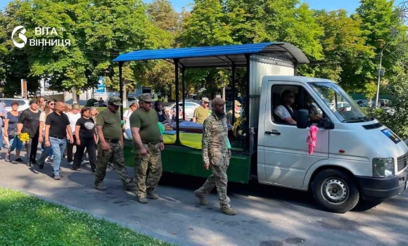 Був тричі поранений на фронті Ладижинська громада попрощалася із захисником Ігорем Кравцем Був тричі поранений на фронті Ладижинська громада попрощалася із захисником Ігорем Кравцем