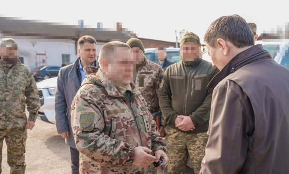 Чергова передача пікапів для чотирьох частин в межах роботи команди гуманітарного штабу Чергова передача пікапів для чотирьох частин в межах роботи команди гуманітарного штабу