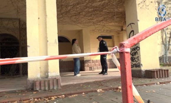 Дронова атака на Вінницю рідкісні кадри з місця подій з бодікамер патрульних поліцейських Дронова атака на Вінницю рідкісні кадри з місця подій з бодікамер патрульних поліцейських