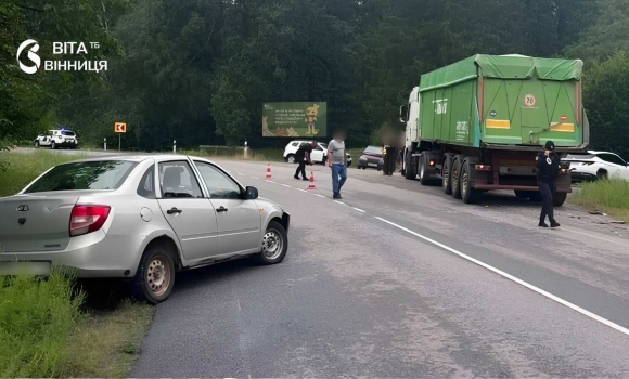 ДТП на Тульчинщині зіткнулися три автомобілі, постраждала жінка ДТП на Тульчинщині зіткнулися три автомобілі, постраждала жінка