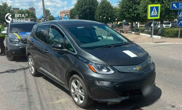 ДТП у Гайсині літня жінка перебігала дорогу і потрапила під колеса авто ДТП у Гайсині літня жінка перебігала дорогу і потрапила під колеса авто
