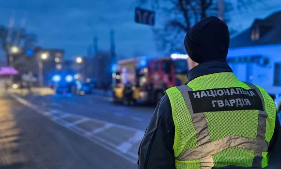 Громадський порядок у місцях влучань російських дронів у Вінниці гарантувала Нацгвардія Громадський порядок у місцях влучань російських дронів у Вінниці гарантувала Нацгвардія