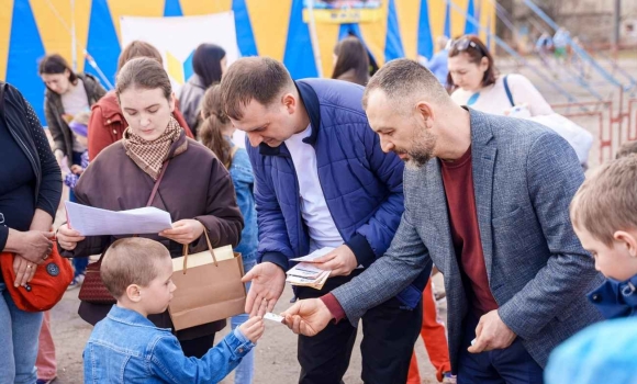 Команда Міжрегіонального координаційного гумштабу організувала для малечі похід до цирку Команда Міжрегіонального координаційного гумштабу організувала для малечі похід до цирку