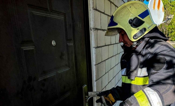 Лежала на підлозі, не могла покликати на допомогу як врятували 89-річну бабусю в Гайсині Лежала на підлозі, не могла покликати на допомогу як врятували 89-річну бабусю в Гайсині