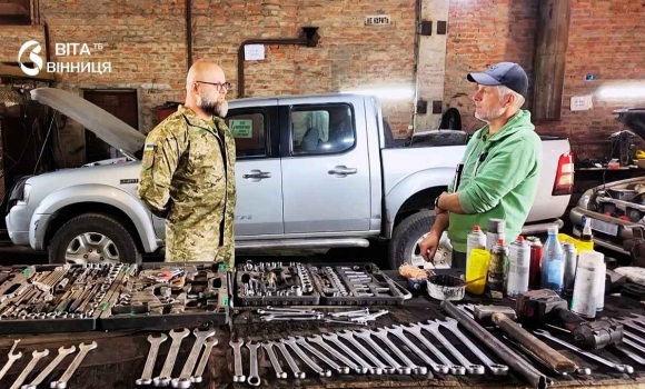 Лише 15–20 майстрів на всю бригаду чому ремонтників на фронті цінують на вагу золота Лише 15–20 майстрів на всю бригаду чому ремонтників на фронті цінують на вагу золота