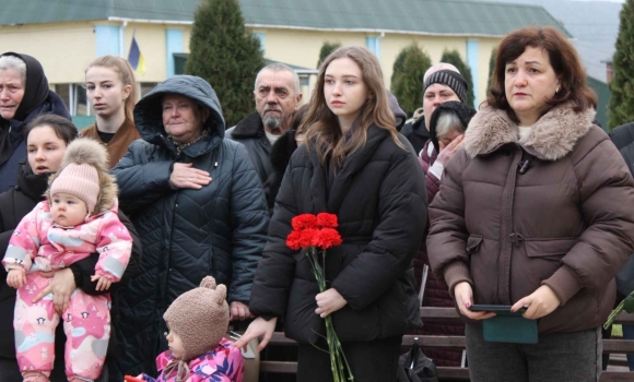 Меморіал пам'яті у Могилеві-Подільському поповнили десять портретів загиблих захисників Меморіал пам'яті у Могилеві-Подільському поповнили десять портретів загиблих захисників