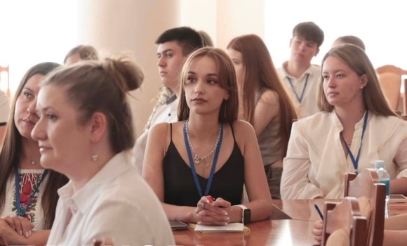 Молодіжні лідери Вінниччини навчаються представляти громади на національному рівні Молодіжні лідери Вінниччини навчаються представляти громади на національному рівні