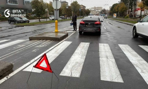 На нерегульованому переході на Коцюбинського автомобіль збив 64-річну жінку На нерегульованому переході на Коцюбинського автомобіль збив 64-річну жінку