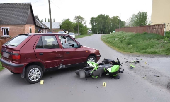 На Вінниччині в аварії постраждав мотоцикліст поліція відкрила кримінальне провадження На Вінниччині в аварії постраждав мотоцикліст поліція відкрила кримінальне провадження