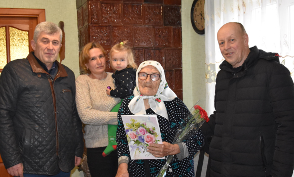 Найстарша жителька Слободи-Дашковецької відзначила 95-річчя