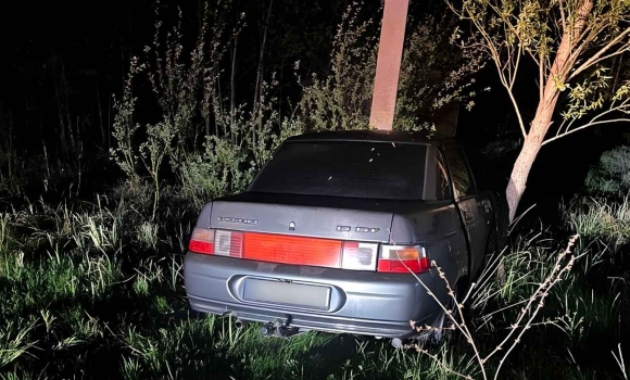 Нетверезий водій ВАЗу врізався в електроопору постраждала 16-річна вінничанка Нетверезий водій ВАЗу врізався в електроопору постраждала 16-річна вінничанка