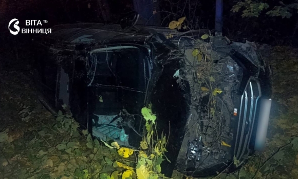 Нічна ДТП у ВІнницькому районі до лікарні доправили неповнолітню пасажирку Нічна ДТП у ВІнницькому районі до лікарні доправили неповнолітню пасажирку