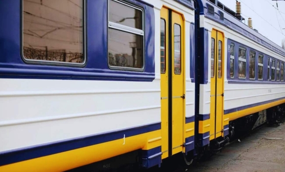 Ранковий поїзд “Козятин – Київ” відстає від графіка майже на годину Ранковий поїзд “Козятин – Київ” відстає від графіка майже на годину