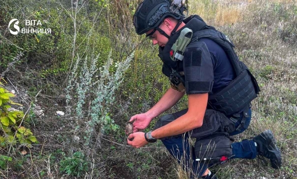 Сапери знищили небезпечний боєприпас у селі Гонорівка на Вінниччині Сапери знищили небезпечний боєприпас у селі Гонорівка на Вінниччині