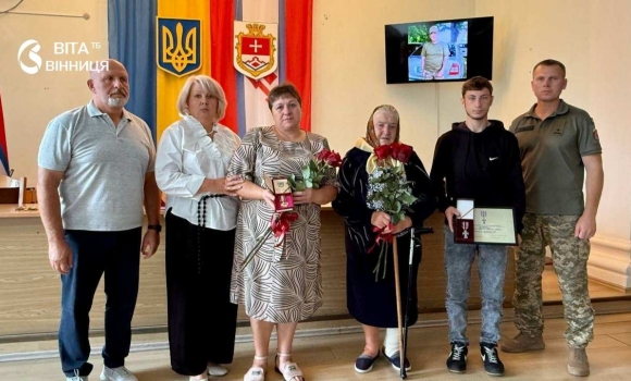 Сім Героїв Бершадської громади нагороджено державними відзнаками посмертно Сім Героїв Бершадської громади нагороджено державними відзнаками посмертно