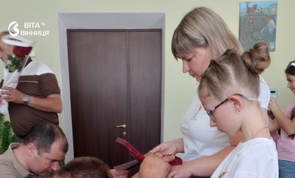 Старшого сержанта з Вінниччини відзначили за мужність під Білогорівкою Старшого сержанта з Вінниччини відзначили за мужність під Білогорівкою