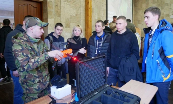 Студентів вінницького аграрного університету знайомлять з курсом національного спротиву Студентів вінницького аграрного університету знайомлять з курсом національного спротиву