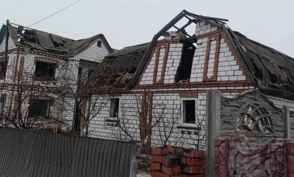 Тріщини в стінах, вибиті вікна й двері, пошкоджені дахи наслідки вибухів на Вінниччині Тріщини в стінах, вибиті вікна й двері, пошкоджені дахи наслідки вибухів на Вінниччині