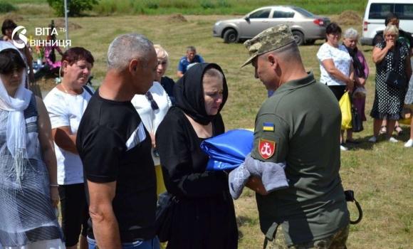 У Бершаді попрощалися з молодшим сержантом Володимиром Подруцьким У Бершаді попрощалися з молодшим сержантом Володимиром Подруцьким