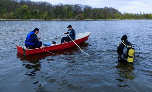 У ставку на Вінниччині водолази дві доби шукали тіло 25-річного чоловіка У ставку на Вінниччині водолази дві доби шукали тіло 25-річного чоловіка