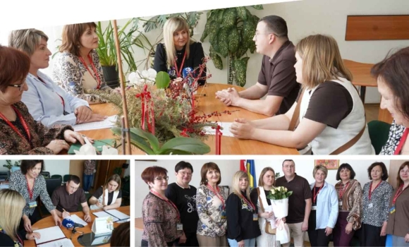 У Вінниці дві сестри-сироти знайшли родину в дитячому будинку сімейного типу У Вінниці дві сестри-сироти знайшли родину в дитячому будинку сімейного типу